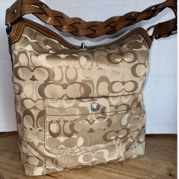 Coach Chelsea Optic Signature C w braided Tan Leather Hobo, turnlock MINT Cond. - Picture 4 of 17